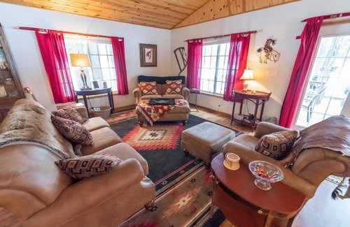 Cambridge Springs Casa | Mom & Pop's: Waterfront,Nature,Togetherness