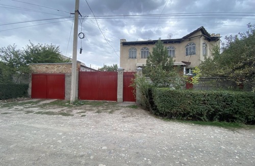 Bishkek Casa | Mom's Old House. Family friendly with backyard. Safe and close to US embassy.