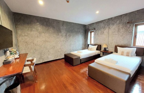 Ayutthaya Hotel | Momento House