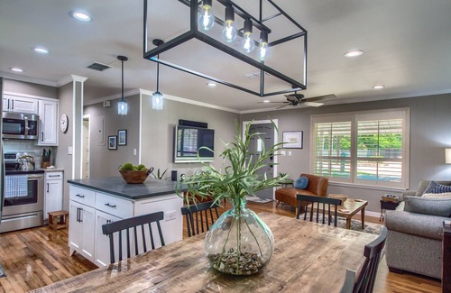 New Braunfels Casa | Momma's House On Landa Dt 430 3 Bedroom Home by RedAwning