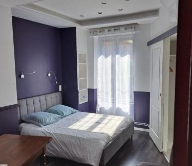 Ep 21 - Saint-Paul Casa | Mon appARTement - chambre avec salle de bains et wc dans un appartement atypique