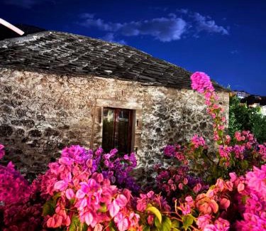 Mostar Old Town Apartamento | MONA Historic central apartment