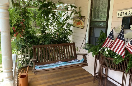 West Cape May Casa | Amplia casa familiar actualizada con suite de suegros