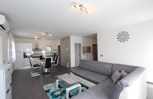 Borik Apartamento | Casa de vacaciones de tres dormitorios MONDELACO