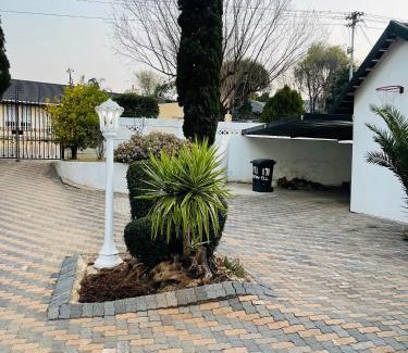 Greater Johannesburg Metropolitan Area Casa | Mondeor holiday Home