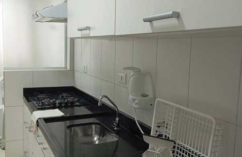 Mongagua Apartamento | MONGAGUÁ APARTMENT/ ON THE SAND/ SEASIDE/ WI-FI/ CLOSE TO SHOPPING CENTER/ PET FRIENDLY