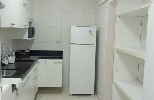 Mongagua Apartamento | MONGAGUÁ APARTMENT/ ON THE SAND/ SEASIDE/ WI-FI/ CLOSE TO SHOPPING CENTER/ PET FRIENDLY
