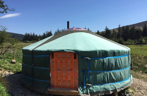 Corwen Cabina | Yurta mongola con cabaña de madera cocina / baño en las montañas de Berwyn, Gales del Norte