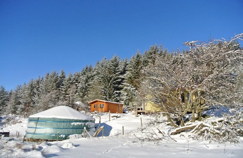 Corwen Cabina | Yurta mongola con cabaña de madera cocina / baño en las montañas de Berwyn, Gales del Norte