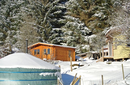 Corwen Cabina | Yurta mongola con cabaña de madera cocina / baño en las montañas de Berwyn, Gales del Norte