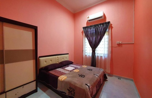 Marang Casa | Monie's Homestay Marang
