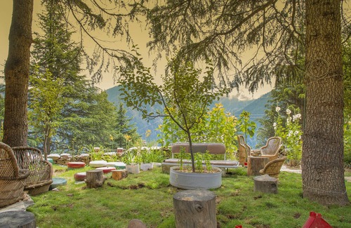 Kalpa Alquiler De RV | Monk Tents by LivingStone Mud Huts