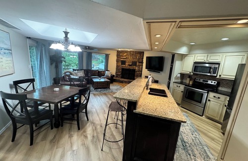 Afton Casa | Monkey Island Waterfront