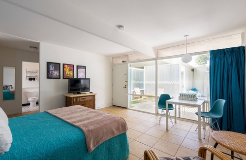 Desert Park Estates Hotel | Monkey Tree Hotel 3 by AvantStay | Stylish Hotel in Palm Springs w/ Pool!