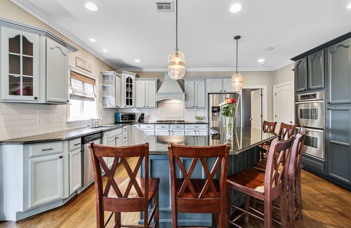 Monmouth Beach Casa | Monmouth Beach Summer Escape-Walk to the Beach!