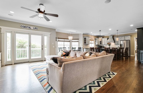 Monmouth Beach Casa | Monmouth Beach Summer Escape-Walk to the Beach!