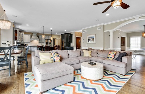 Monmouth Beach Casa | Monmouth Beach Summer Escape-Walk to the Beach!