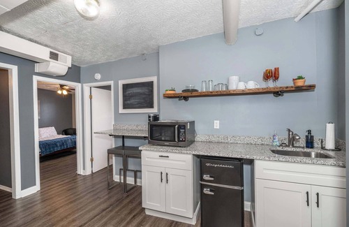 Newport Condominio | Monmouth Loft 4 | Walk to Shops