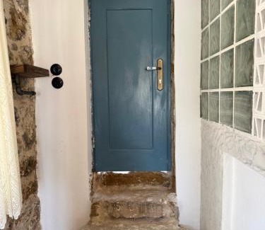 Zia Casa | Monolithos House