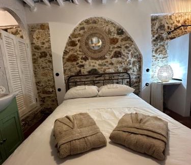 Zia Casa | Monolithos House