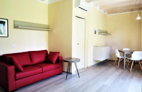 Punta Ala Apartamento | Monolocale con giardino a 100m dal mare Punta Ala