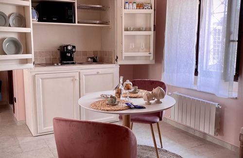 Centro Storico Casa | Monolocale Deluxe con Uscita sul Borgo Storico di Massafra e Vista Castello