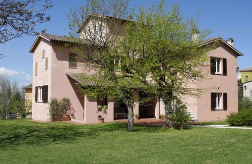 Loro Piceno Villa | Residencia Histórica con Piscina en el Corazón de las Colinas de las Marcas Hasta 29 Personas