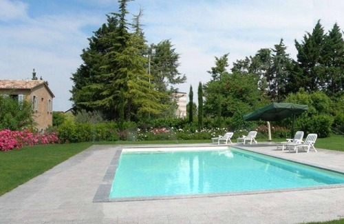 Loro Piceno Villa | Residencia Histórica con Piscina en el Corazón de las Colinas de las Marcas Hasta 29 Personas
