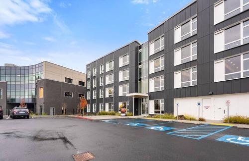 East Central Apartamento | Monopoly Manor: Stay & Play