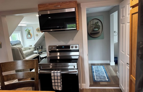 Monroe Apartamento | Monroe Maine Historic Site Hideaway