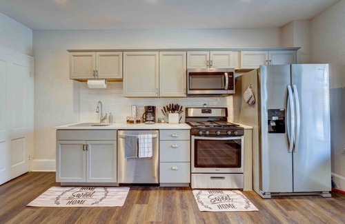 Stroudsburg Casa | Monroe26 · BrickStone Lodge- Boho Style home near Main St-C