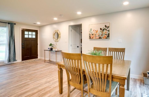 Monroeville Casa | Monroeville Vacation Rental - 2 Mi to Downtown!