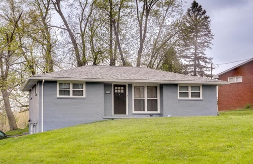 Monroeville Casa | Monroeville Vacation Rental - 2 Mi to Downtown!