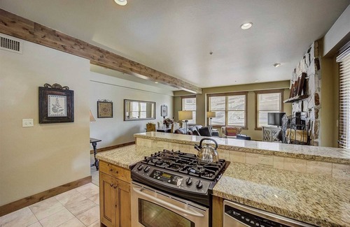 Deer Valley Casa | Mont Cervin #22 by Avantstay Luxury Ski in Ski out Home in Park City!