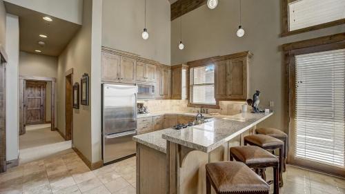 Deer Valley Casa | Mont Cervin 32 by AvantStay Ski In Ski Out Home in Silver Lake Village w Hot Tub