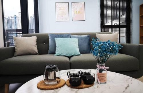 Mont Kiara Apartamento | Mont Kiara Main Street Walking Distance Sunway 163 2 Bedroom Balcony 2-4Pax