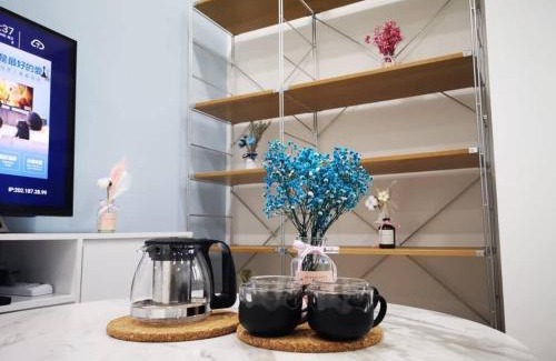 Mont Kiara Apartamento | Mont Kiara Main Street Walking Distance Sunway 163 2 Bedroom Balcony 2-4Pax