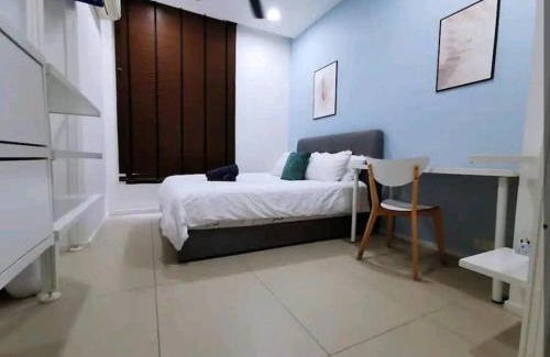 Mont Kiara Apartamento | Mont Kiara Main Street Walking Distance Sunway 163 2 Bedroom Balcony 2-4Pax