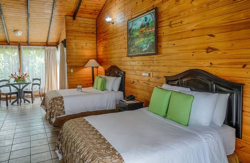 Aguas termales de Arenal Hotel | Montaña de fuego Mountain Resort & Spa