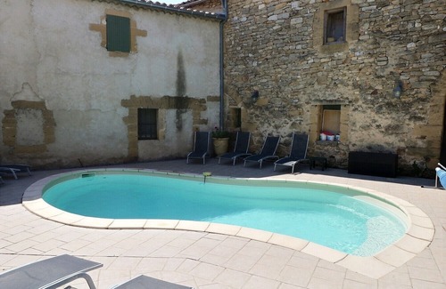 Montaren-et-Saint-Mediers Apartamento | Montaren Et Saint Mediers: MORADA LAVANDA estudio en Mas del Xviii con piscina calentada asegurada y EPA cerca de UZES