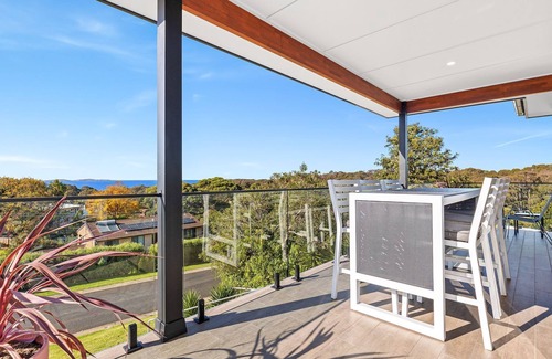 Narooma Casa | Montague Sunrise - 2 Riley Street, Narooma