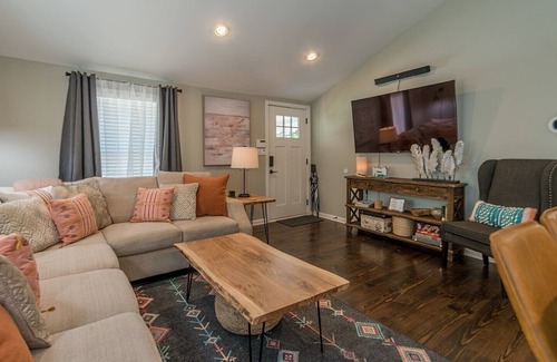 Dahlonega Casa | Montaluce & Wine country -Farmhouse Cottage~FirePit~Dahlonega