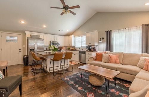 Dahlonega Casa | Montaluce & Wine country -Farmhouse Cottage~FirePit~Dahlonega