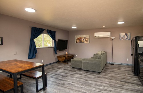 Evergreen Casa | Montana Cabana: Evergreen Escape