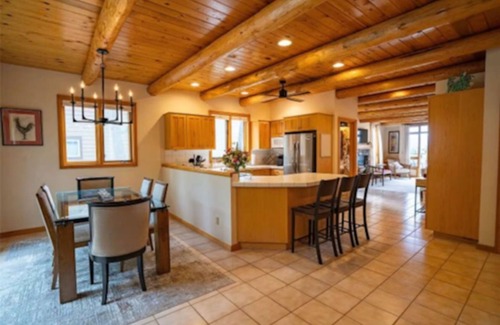 Bigfork Casa | Montana Luxury - Eagle Bend Townhome