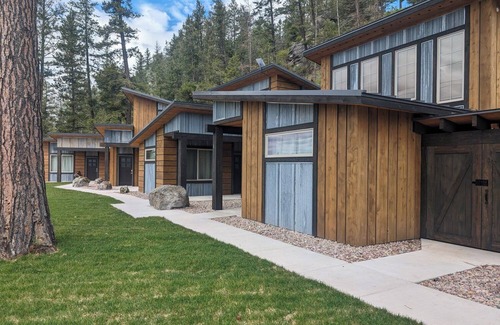 Bigfork Cabina | Montana Ponderosa Cabin #2 Flathead Lk, and Glacier National Park