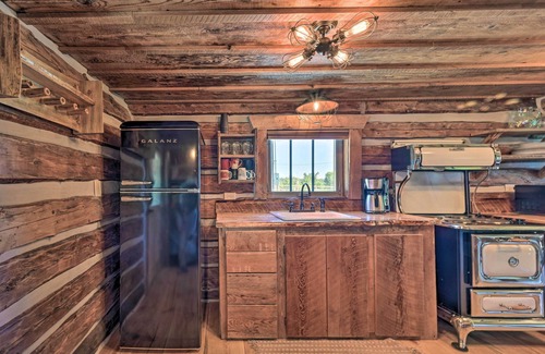 Hamilton Cabina | Montana Retreat: Original Hamilton Log Cabin!
