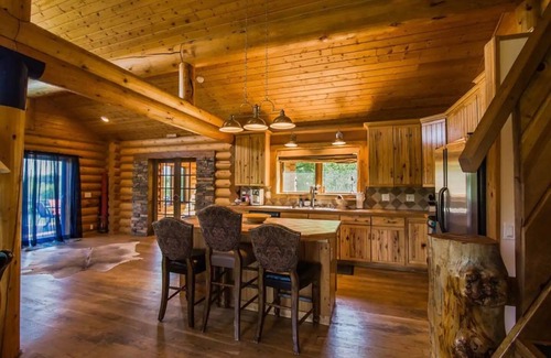 Red Lodge Casa | Montana Wildflower Lodge~sleeps 10