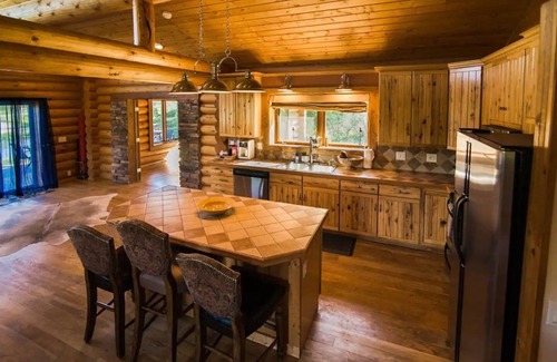 Red Lodge Casa | Montana Wildflower Lodge~sleeps 10