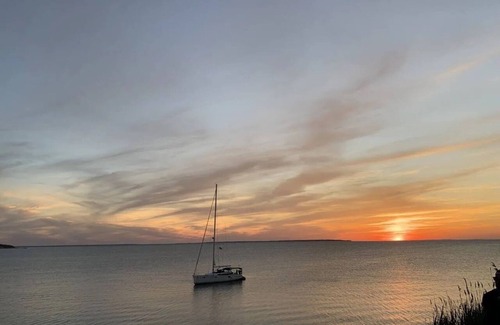 Town of East Hampton Cabaña | Montauk Waterfront Cottage with gorgeous views– steps from Montauket & Duryea's!